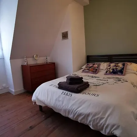 بيت للعطل A Little Traditional French House *